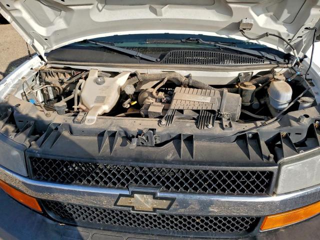 Chevrolet Express Image 3