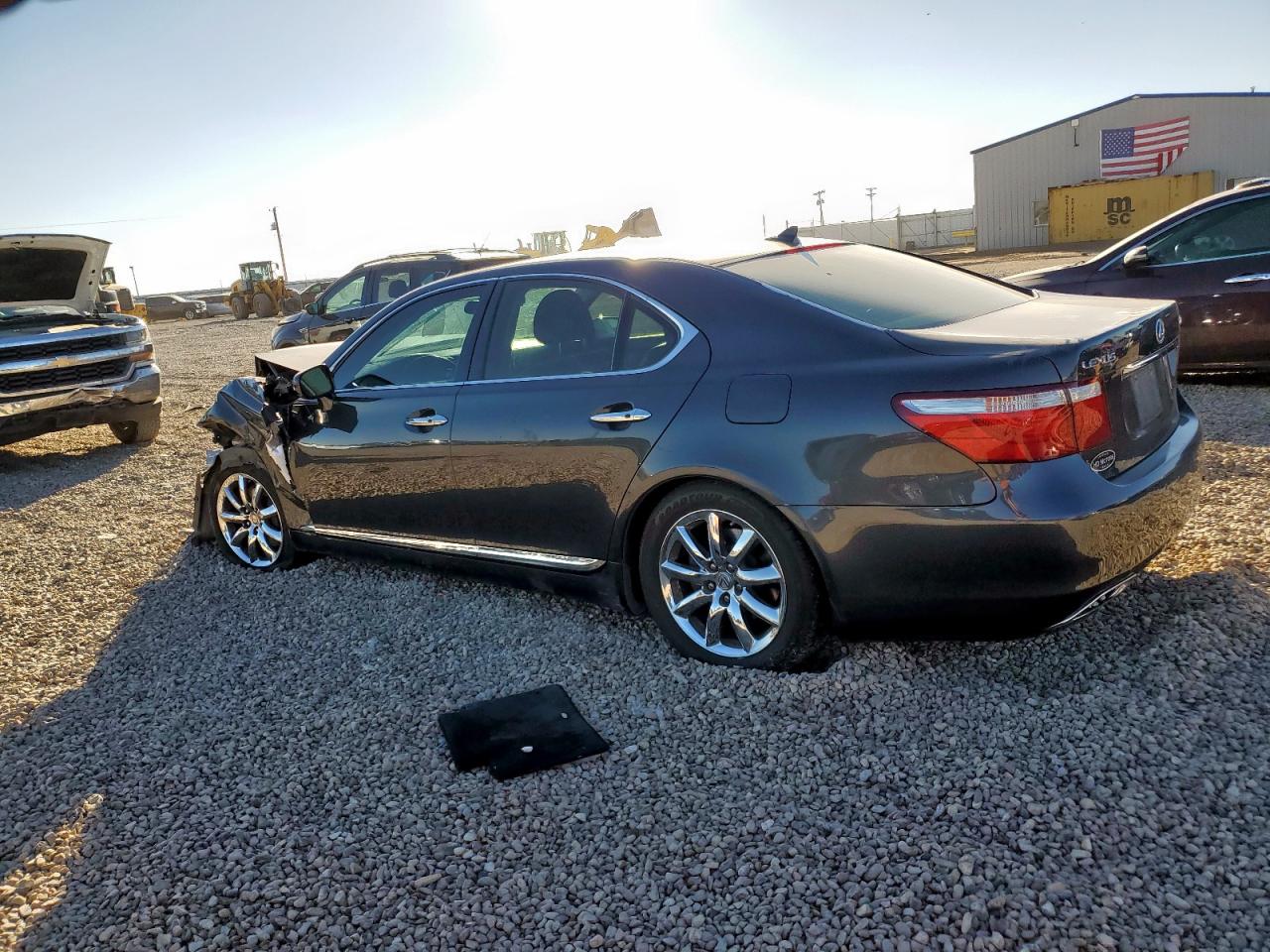 Lexus LS 460 Image 2