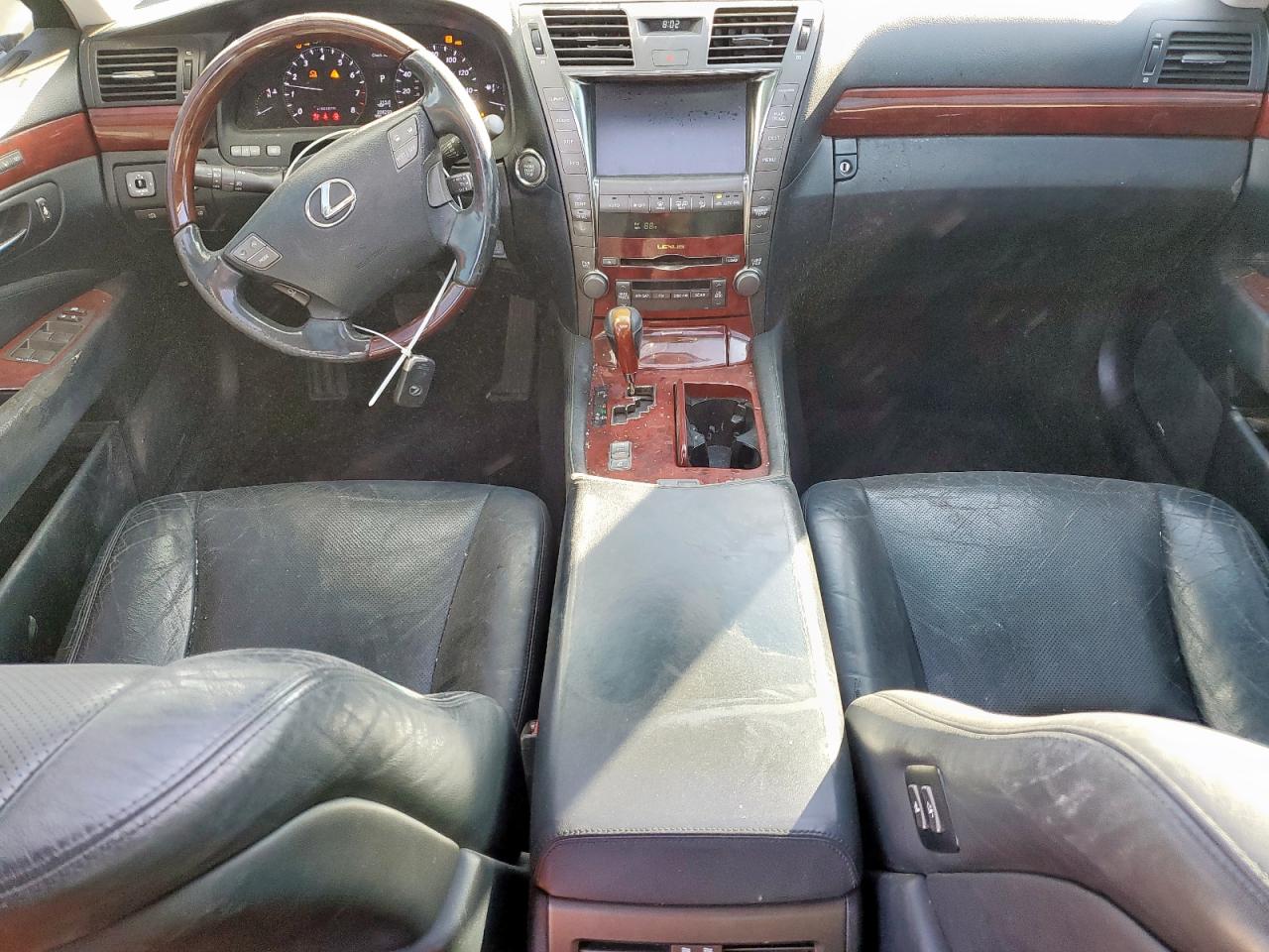 Lexus LS 460 Image 12