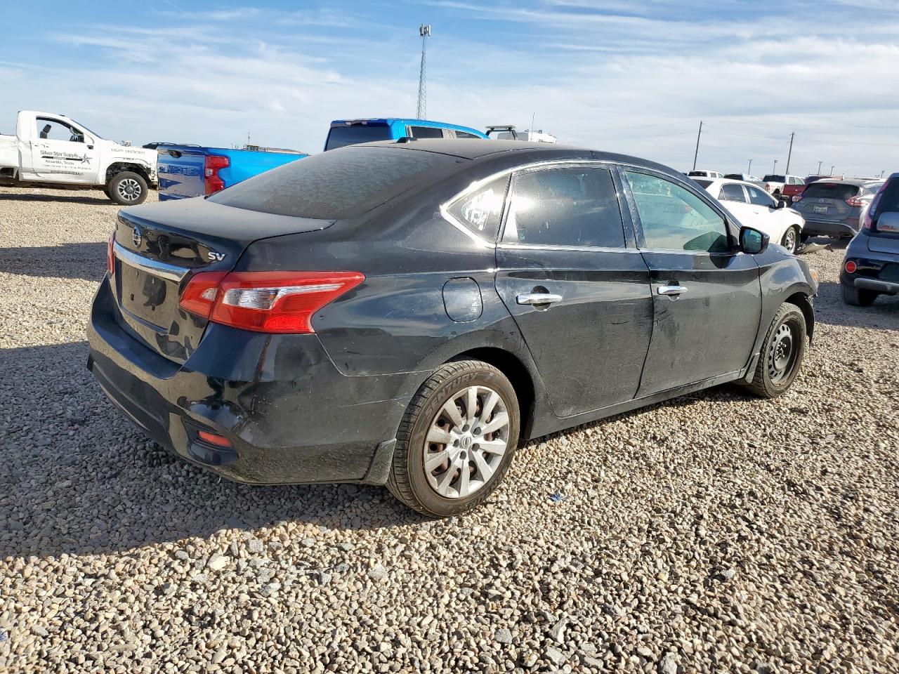 Nissan Sentra S Image 2