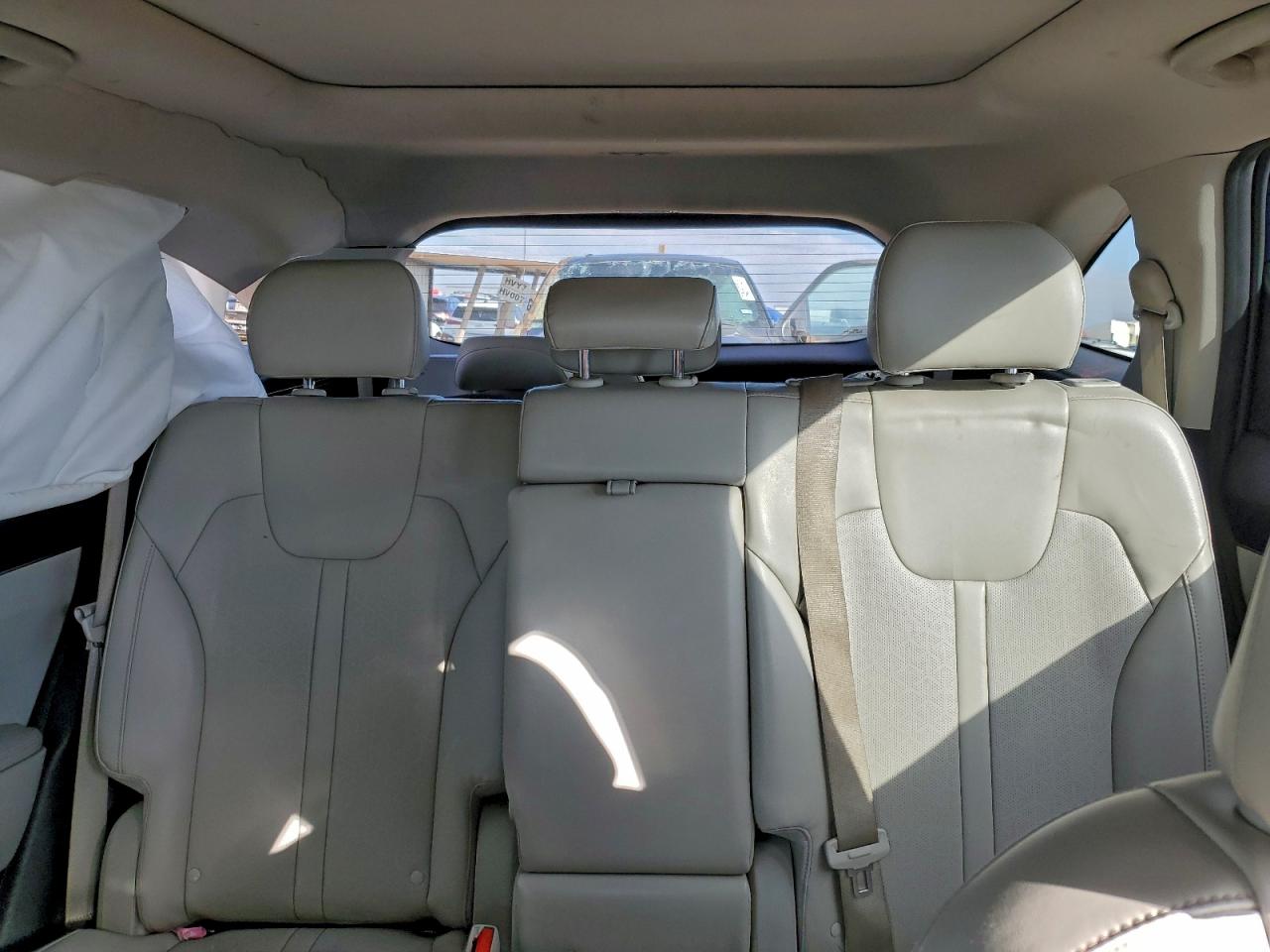 Kia Sorento S Image 12