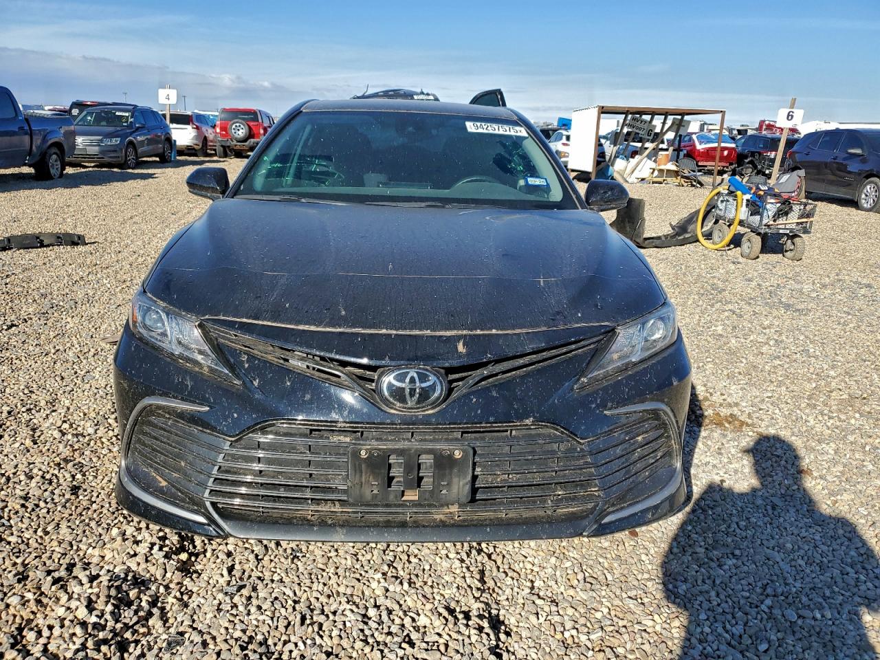 Toyota Camry Le Image 5