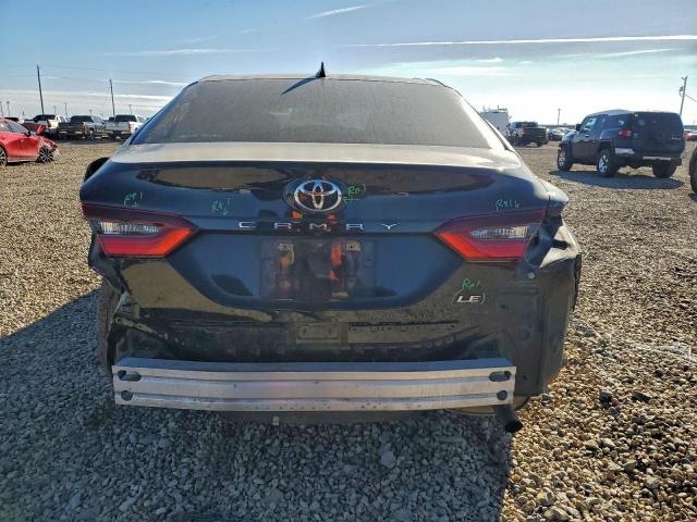 Toyota Camry Le Image 8