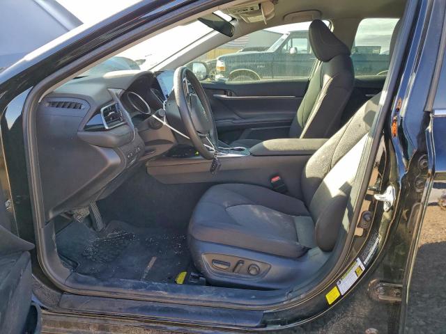 Toyota Camry Le Image 12