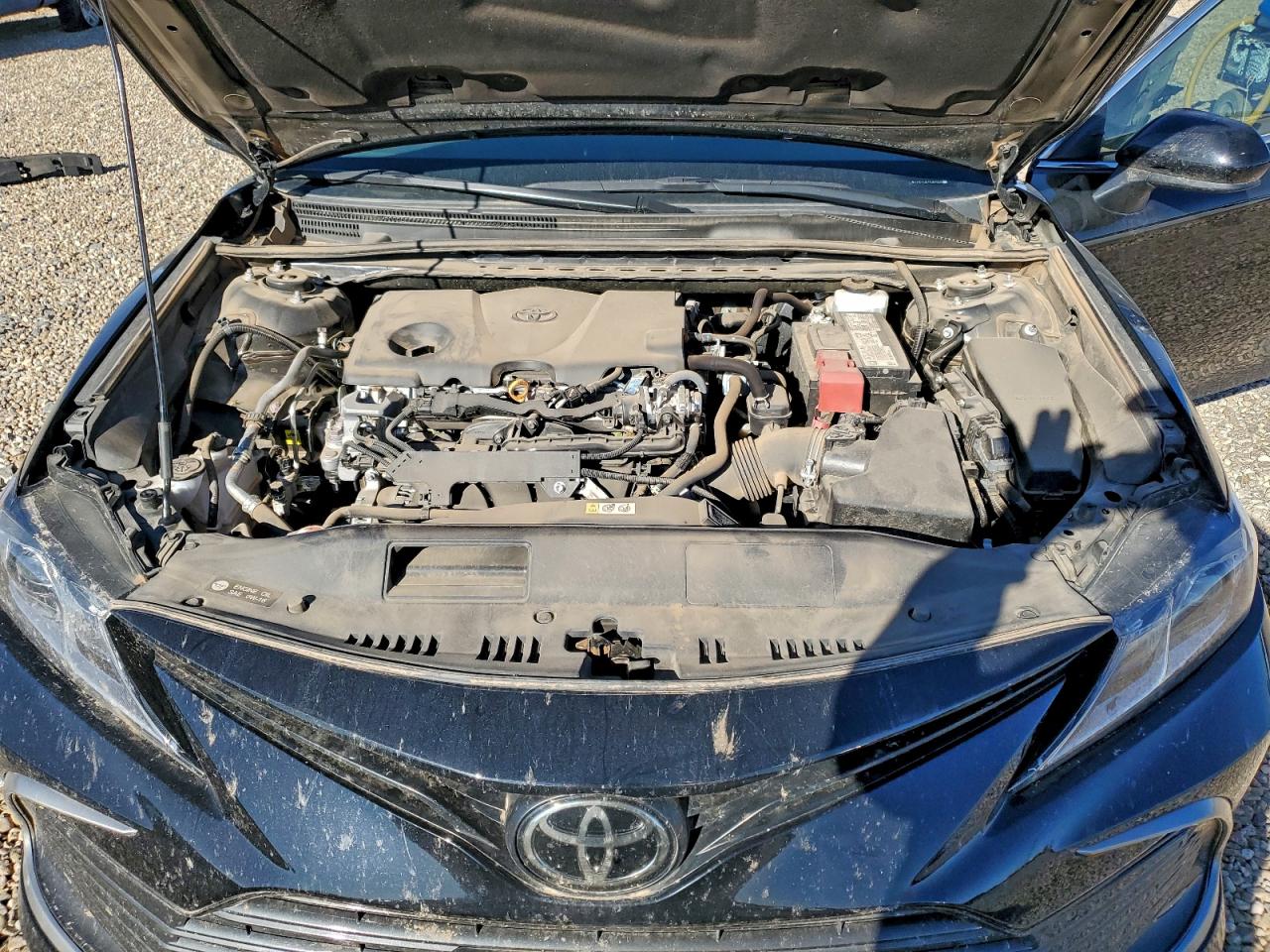 Toyota Camry Le Image 7