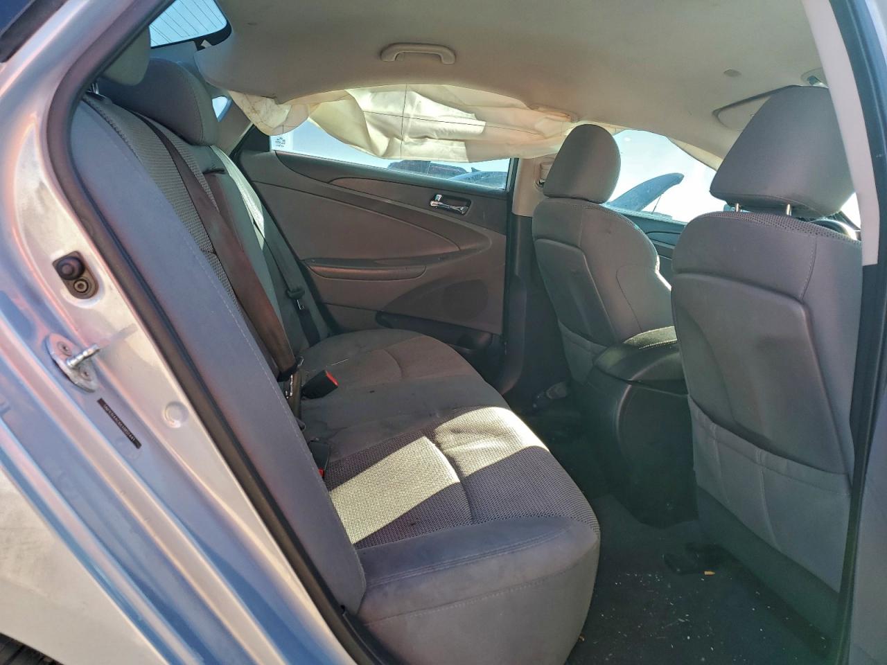 Hyundai SONATA Gls Image 8