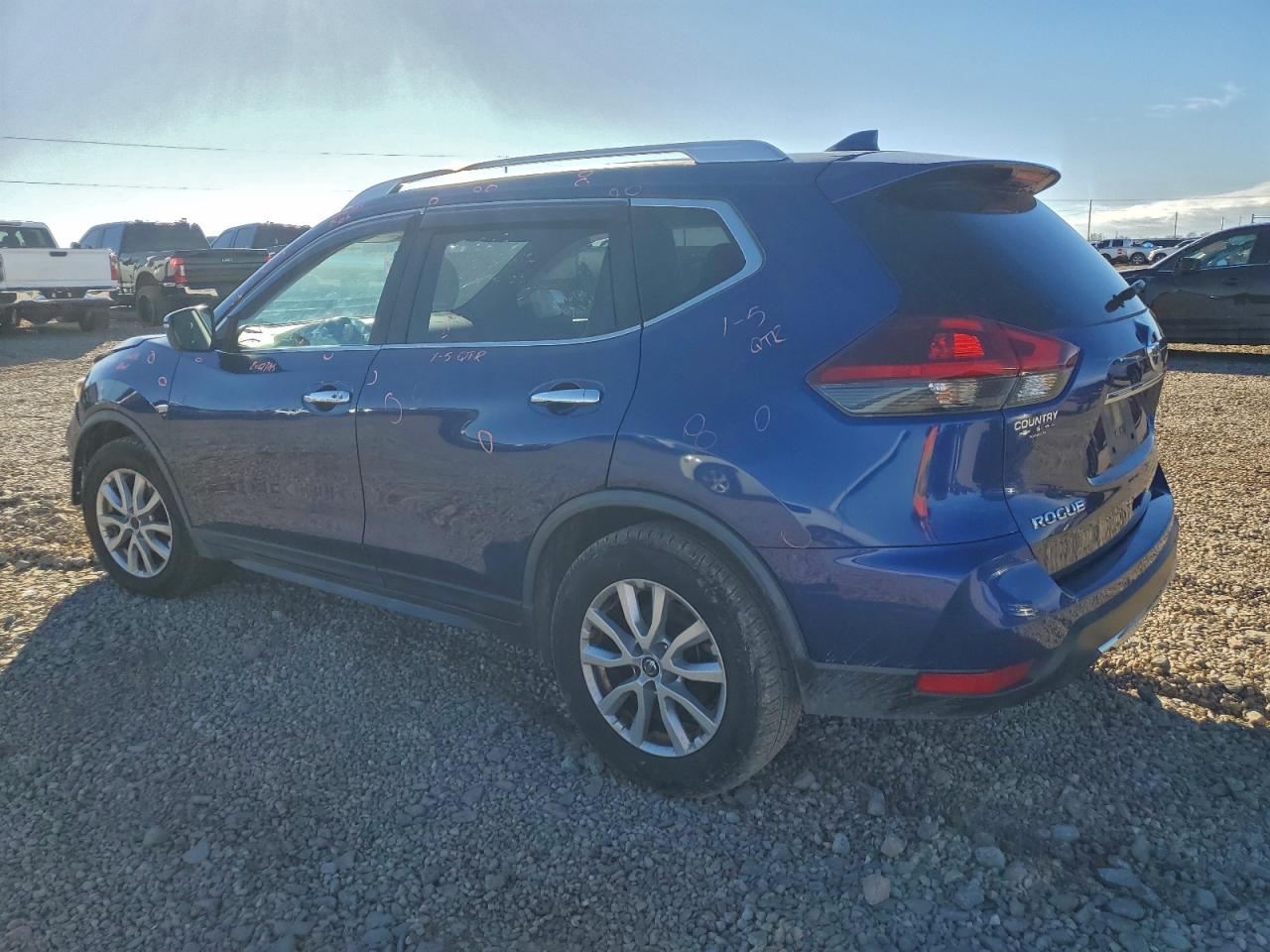 Nissan Rogue S Image 2