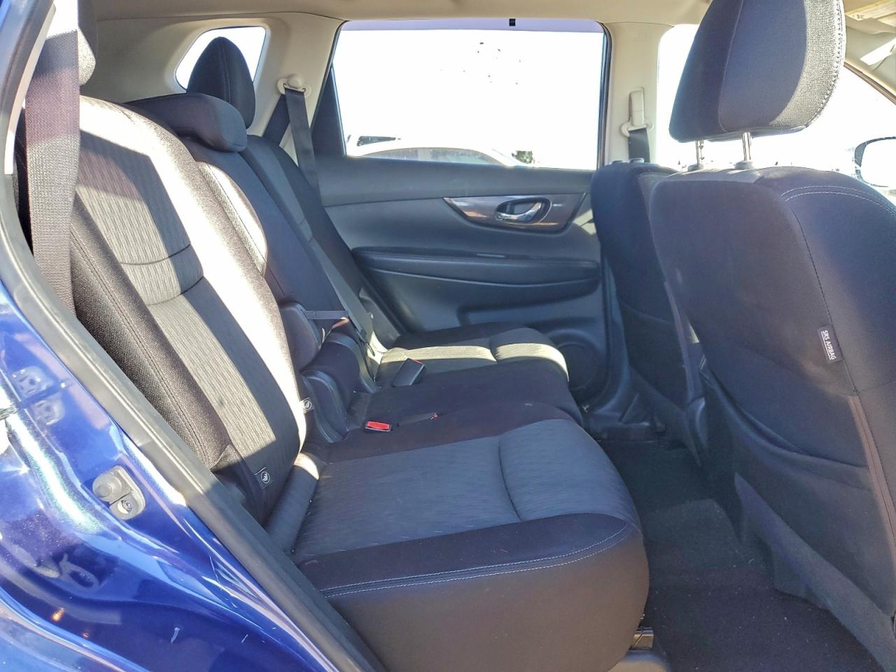 Nissan Rogue S Image 6