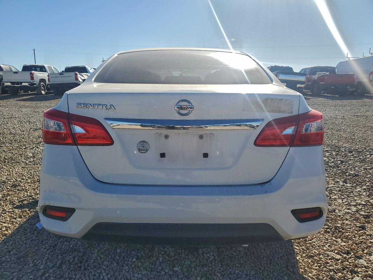 Nissan Sentra S Image 4