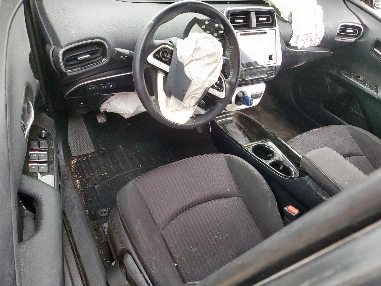 Toyota Prius Image 12