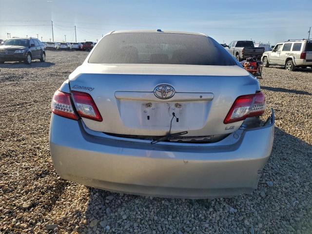 Toyota Camry Base Image 4