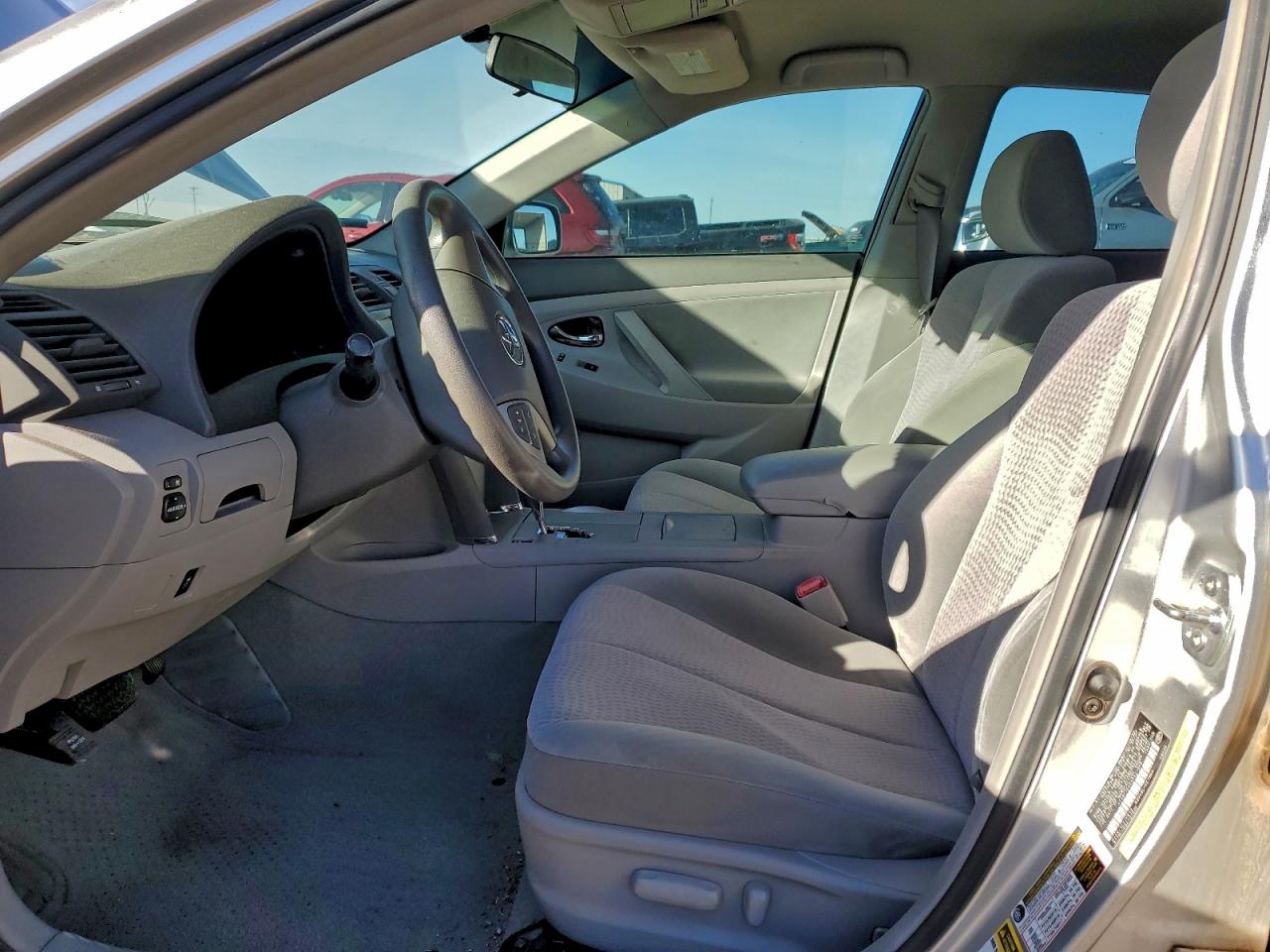 Toyota Camry Base Image 11