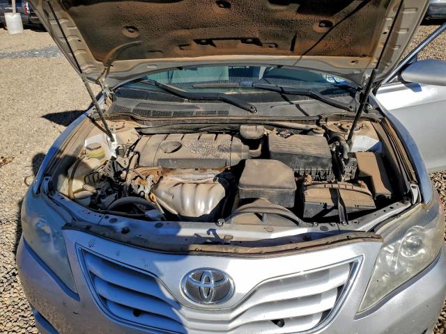 Toyota Camry Base Image 10