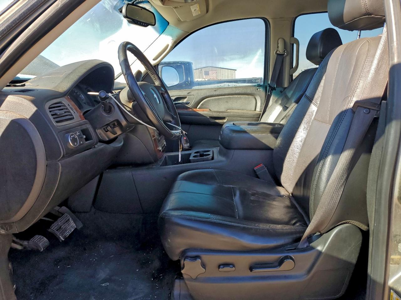 Chevrolet Tahoe C1500 Lt Image 3