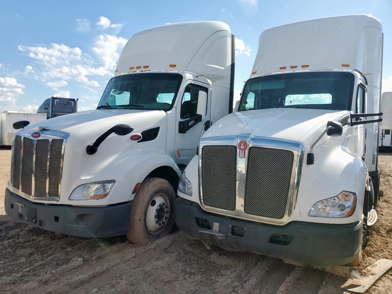 Peterbilt Tractor 579 Image 9