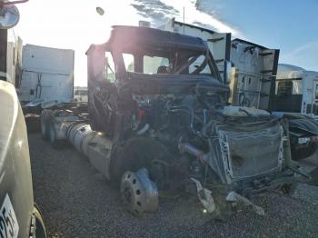  Salvage Freightliner Cascadia 1