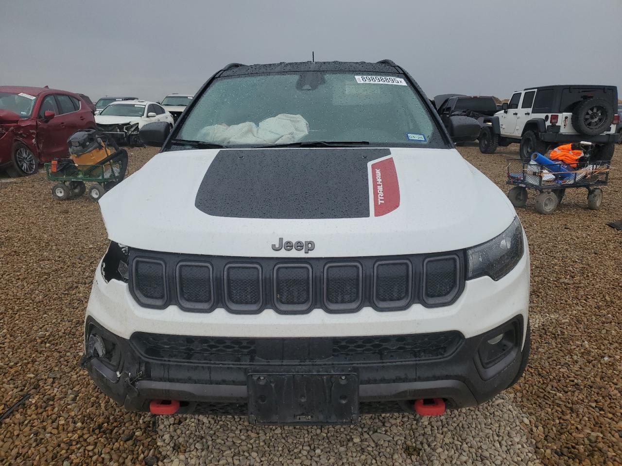 Jeep Compass Trailhawk Image 6