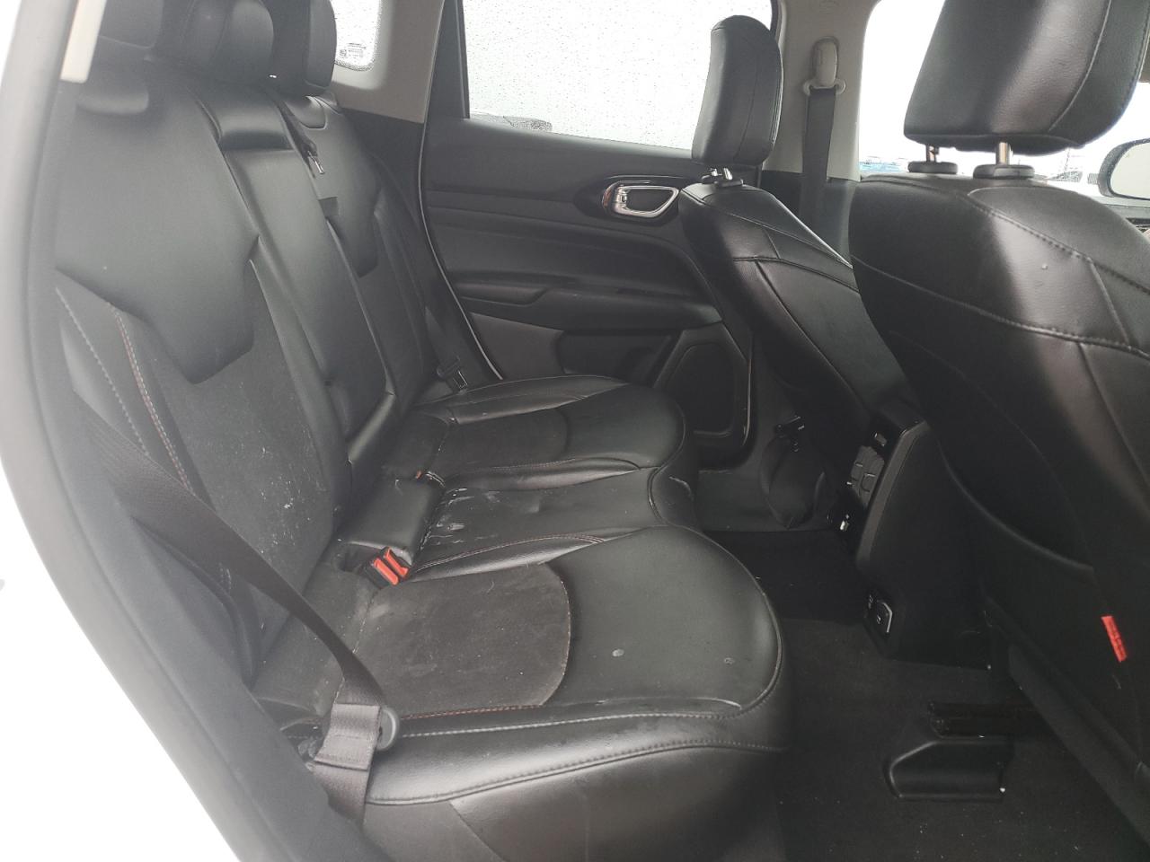 Jeep Compass Trailhawk Image 10