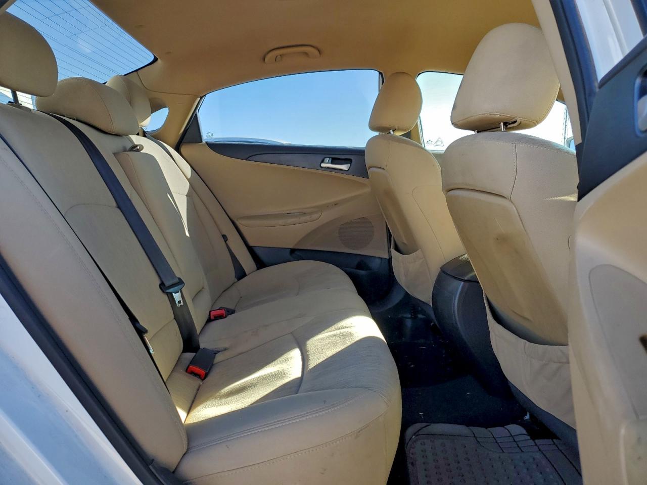 Hyundai SONATA Gls Image 4