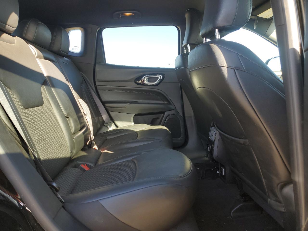 Jeep Compass Latitude Image 6