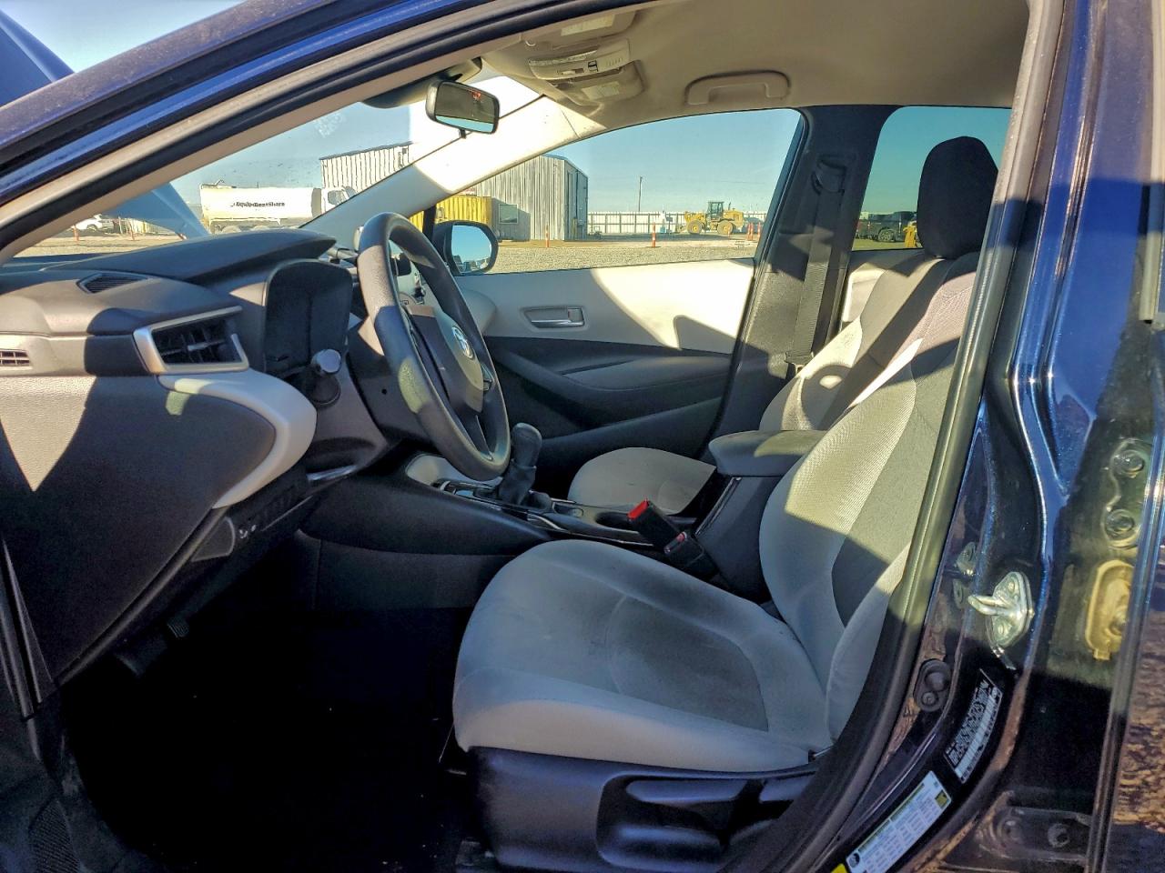 Toyota Corolla Le Image 9