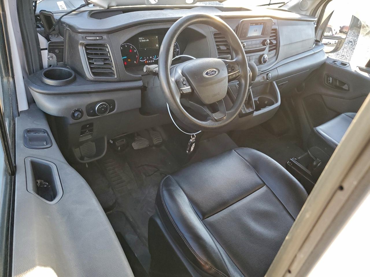 Ford Transit T-250 Image 7