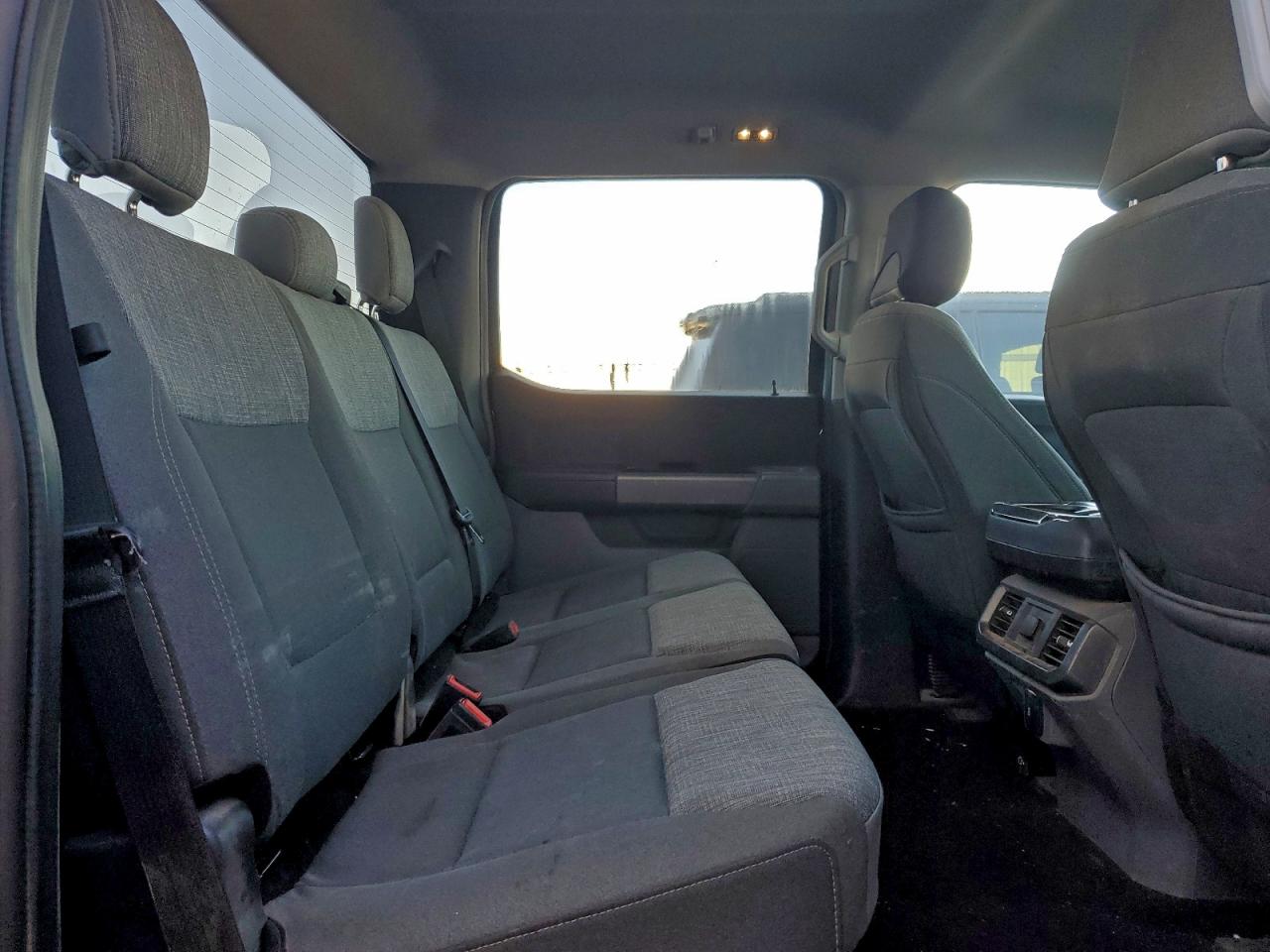 Ford F-150 Supercrew Image 12