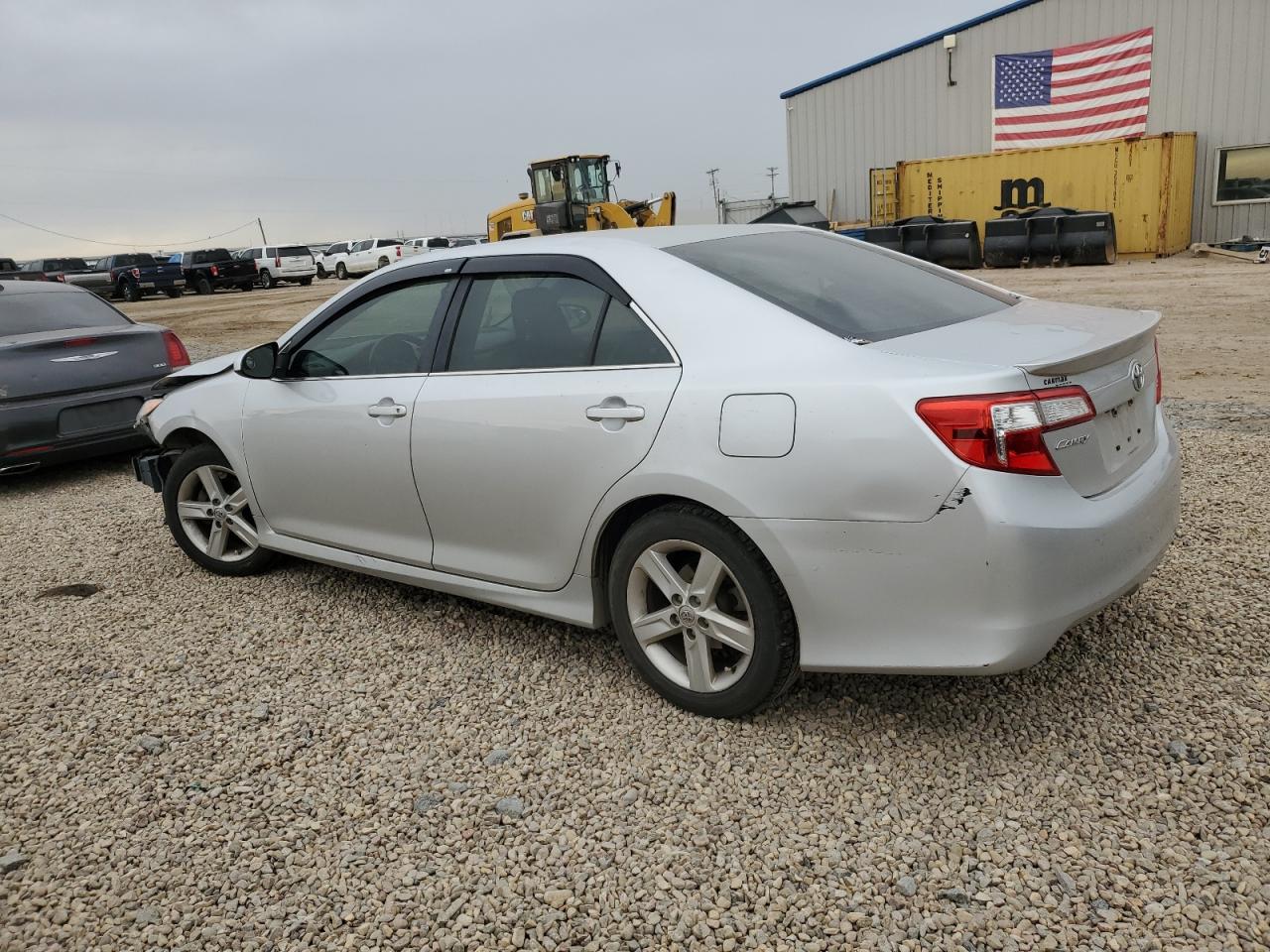 Toyota Camry L Image 4