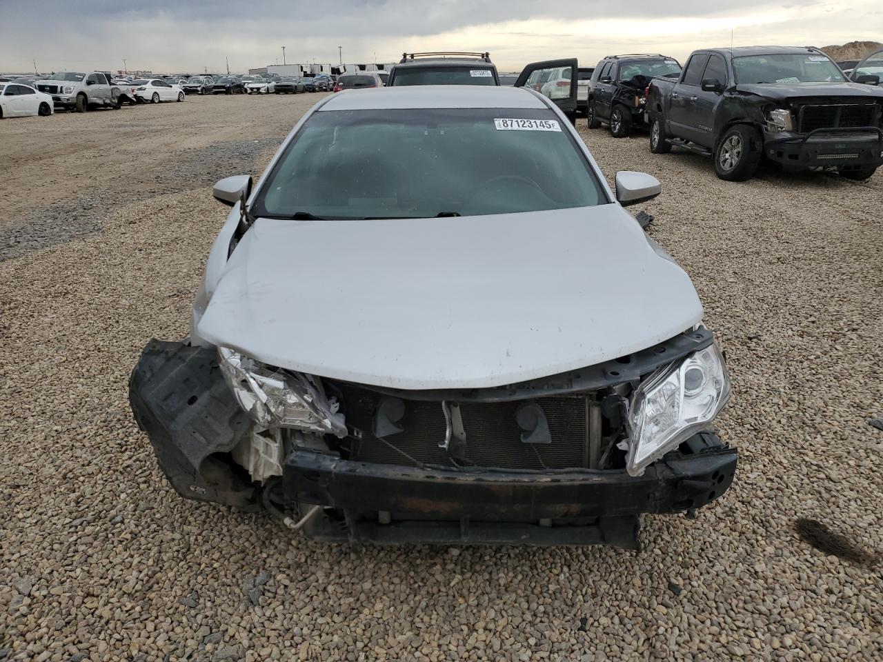 Toyota Camry L Image 11