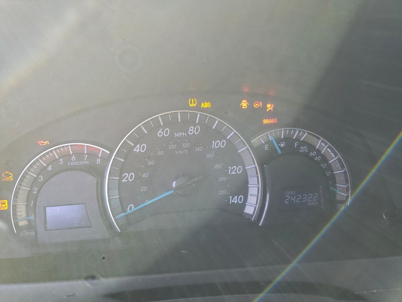 Toyota Camry L Image 12