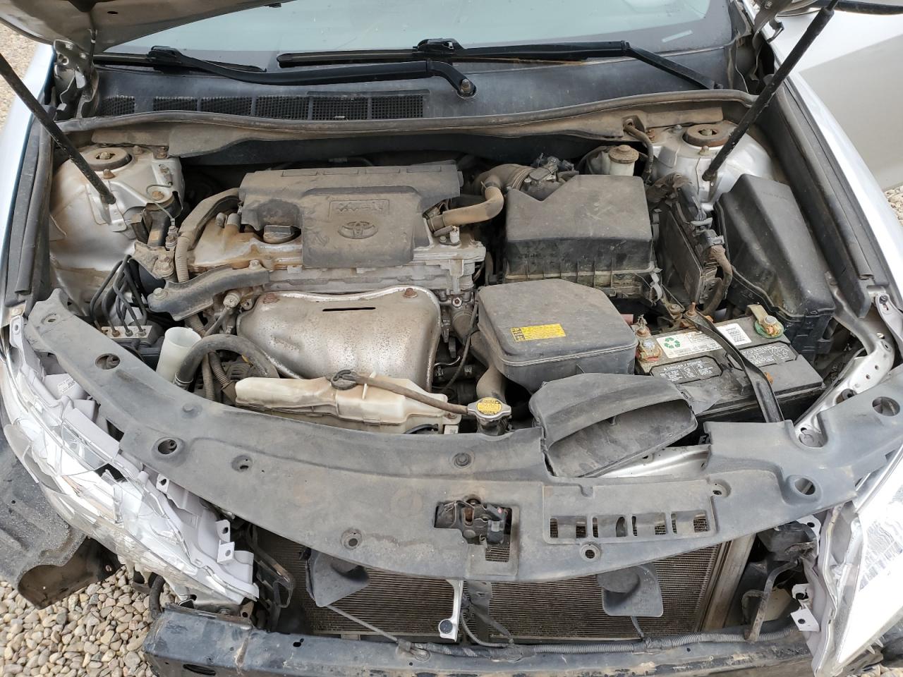 Toyota Camry L Image 10