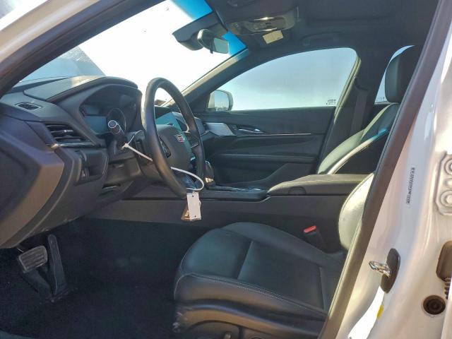 Cadillac CT4 Luxury + Image 11