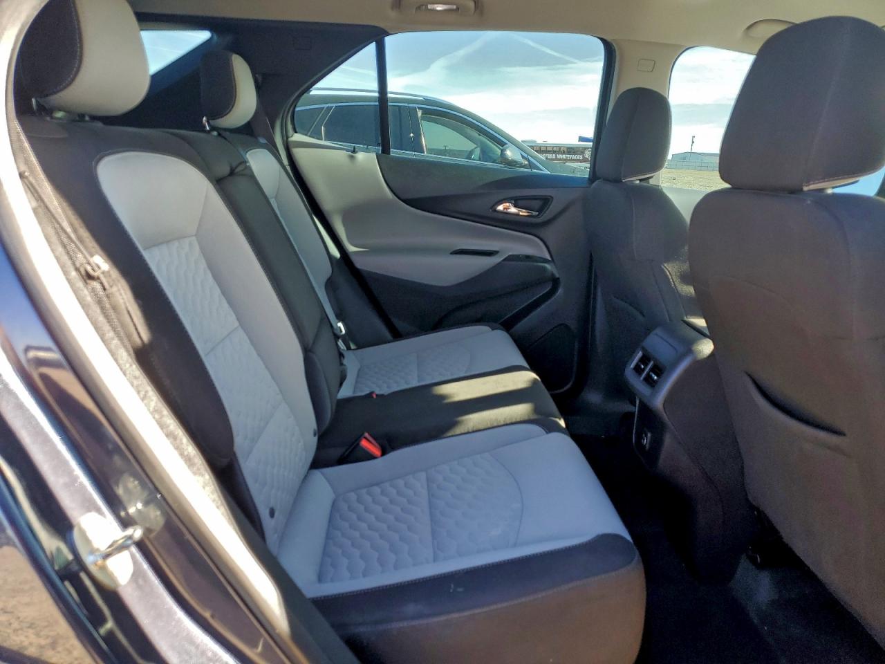 Chevrolet Equinox Ls Image 8