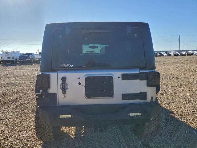 Jeep Wrangler Sahara Image 4