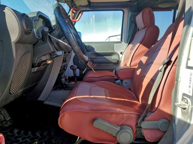 Jeep Wrangler Sahara Image 12