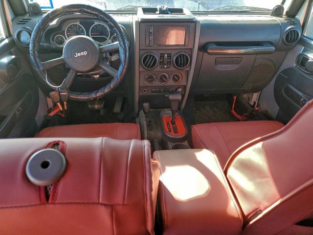 Jeep Wrangler Sahara Image 6