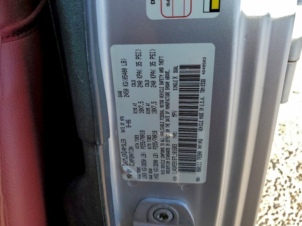 Jeep Wrangler Sahara Image 7