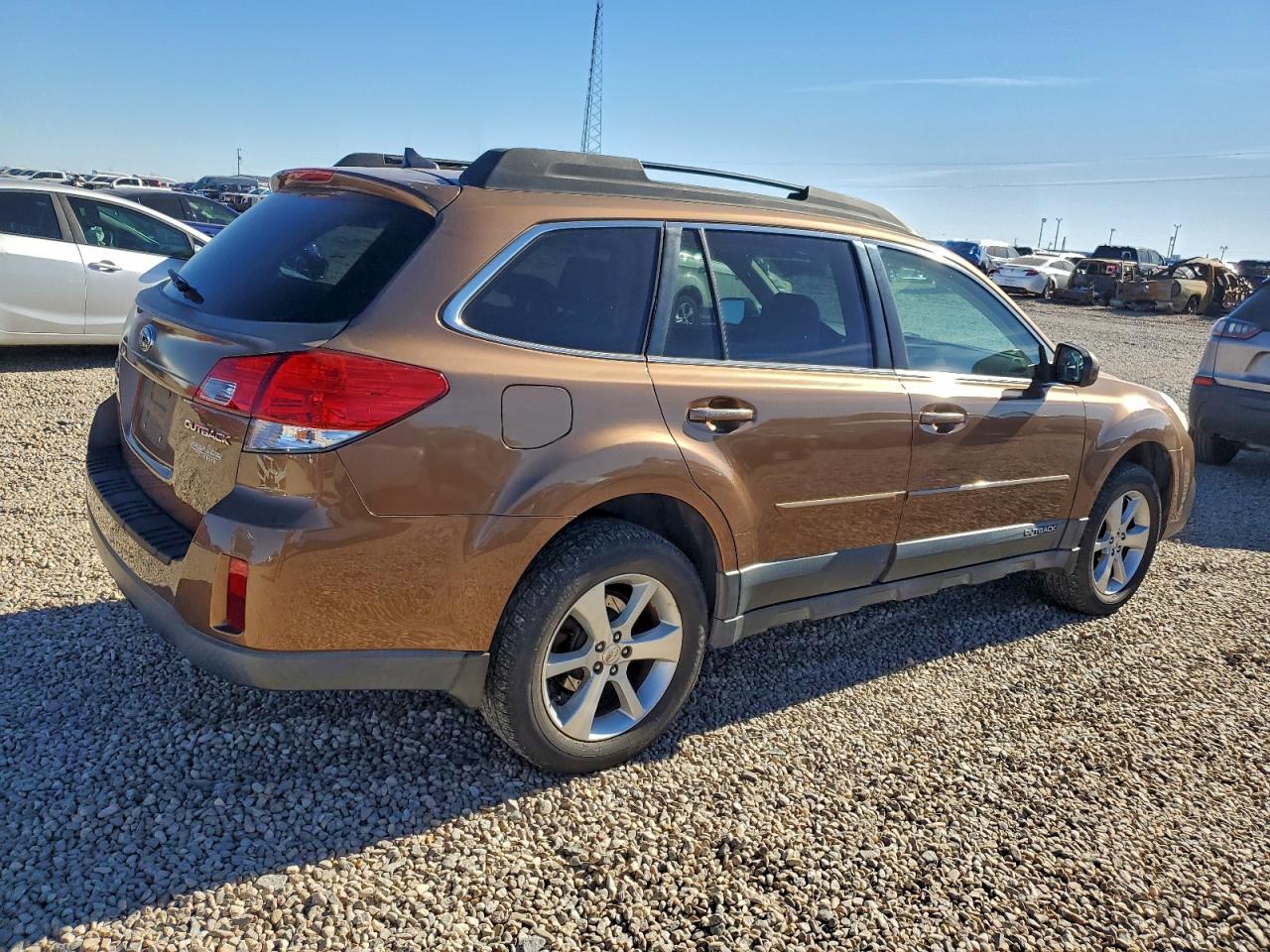 Subaru Outback 2.5i Limited Image 2