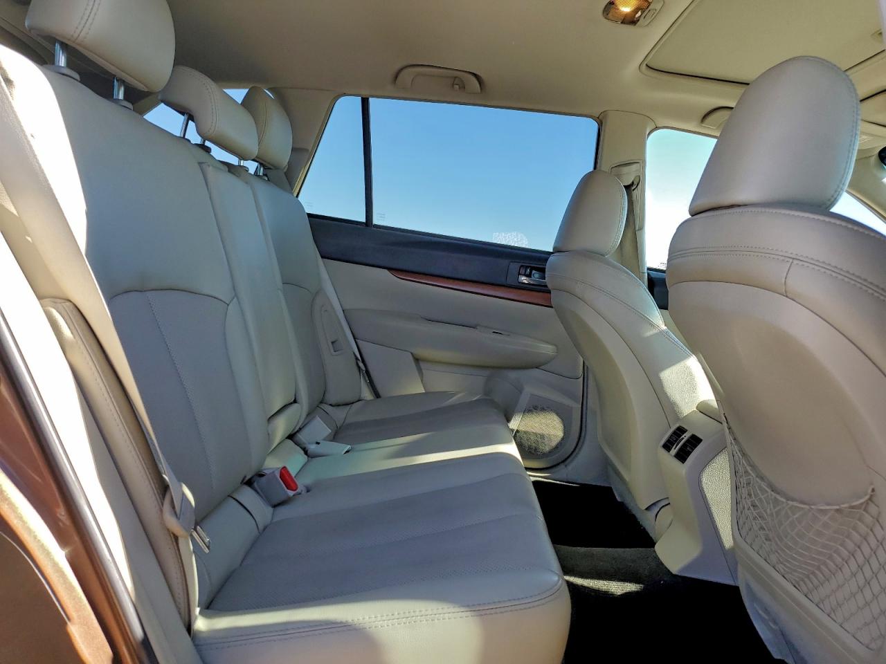 Subaru Outback 2.5i Limited Image 13