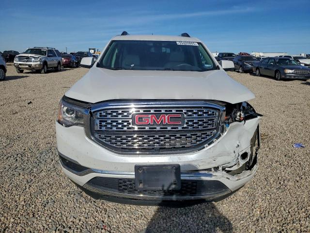 GMC Acadia Denali Image 4