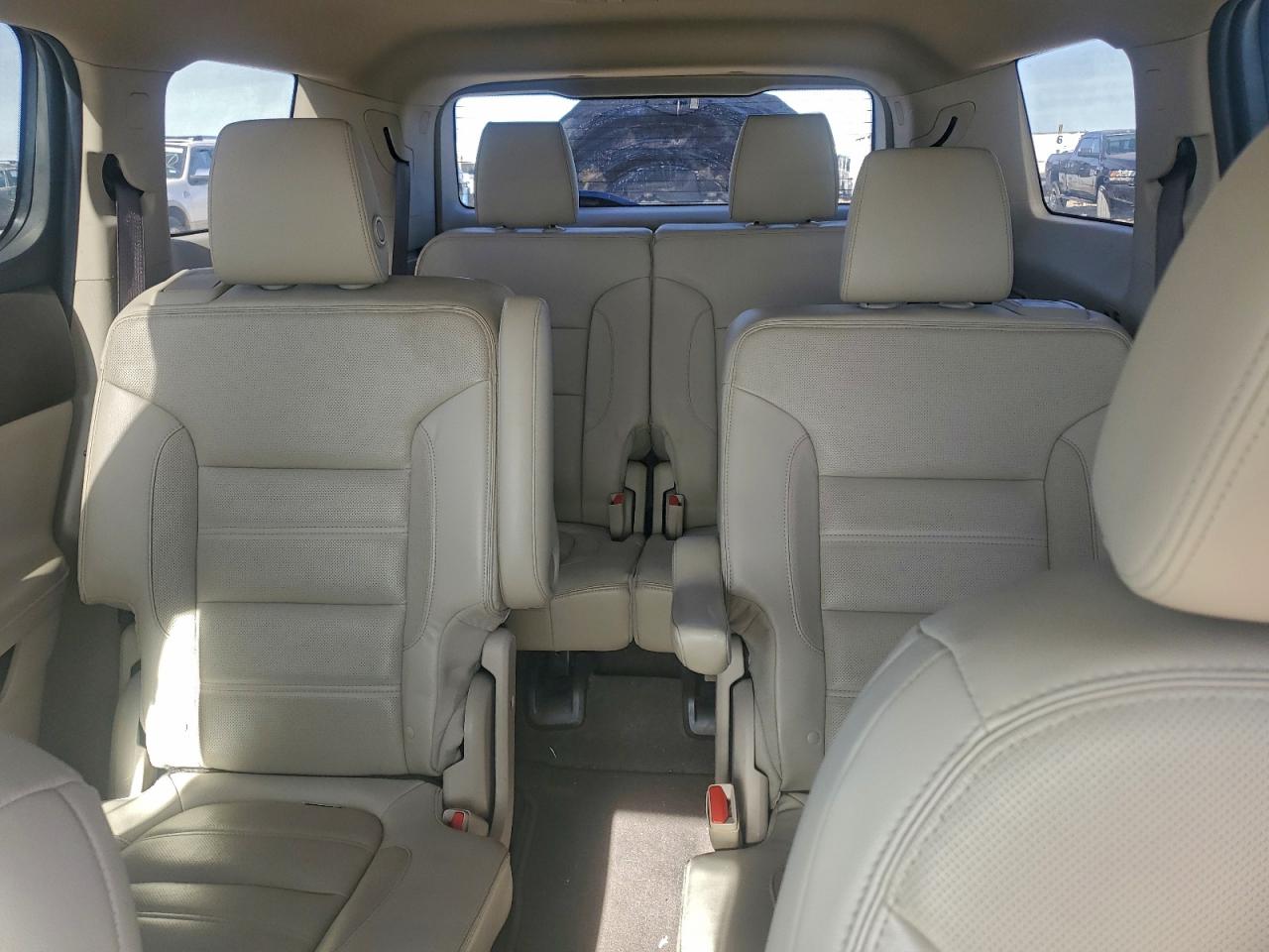 GMC Acadia Denali Image 7