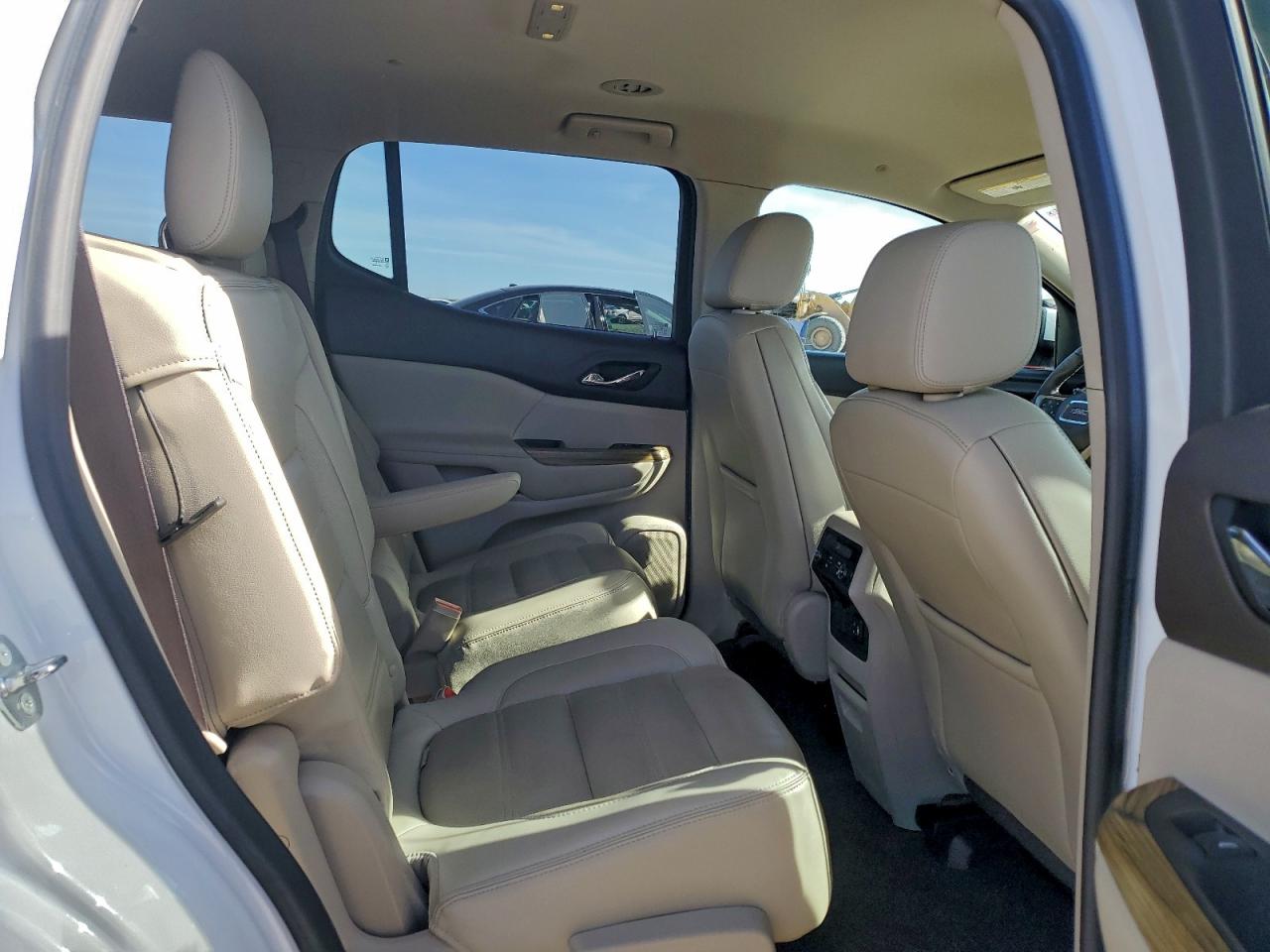 GMC Acadia Denali Image 5