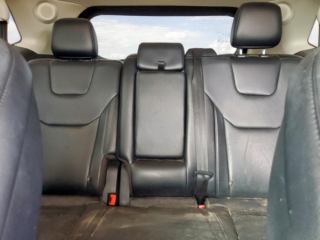 Ford Edge Titanium Image 12