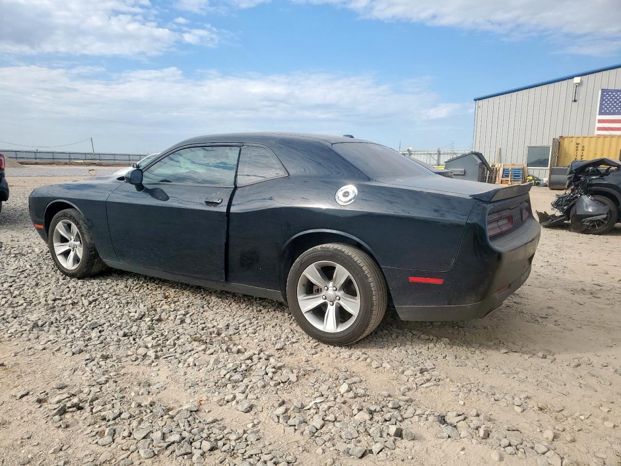 Dodge Challenger Sxt Image 8