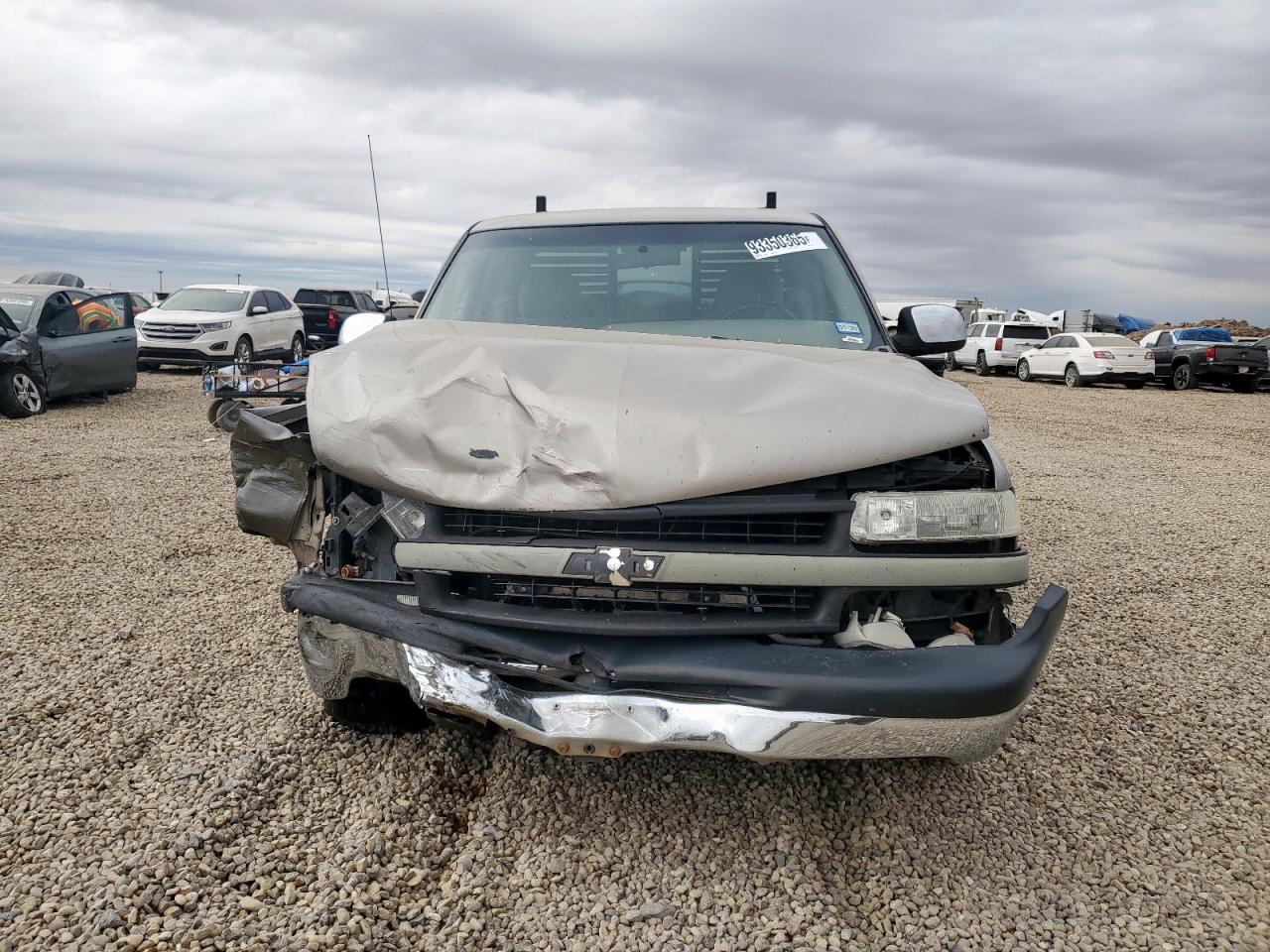 Chevrolet Silverado C1500 Image 3