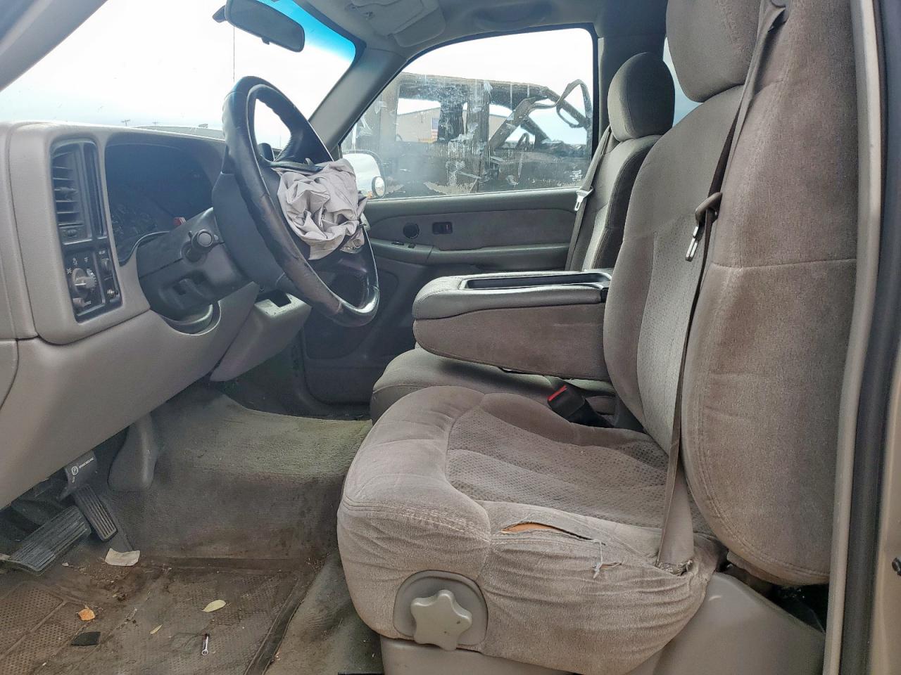 Chevrolet Silverado C1500 Image 12