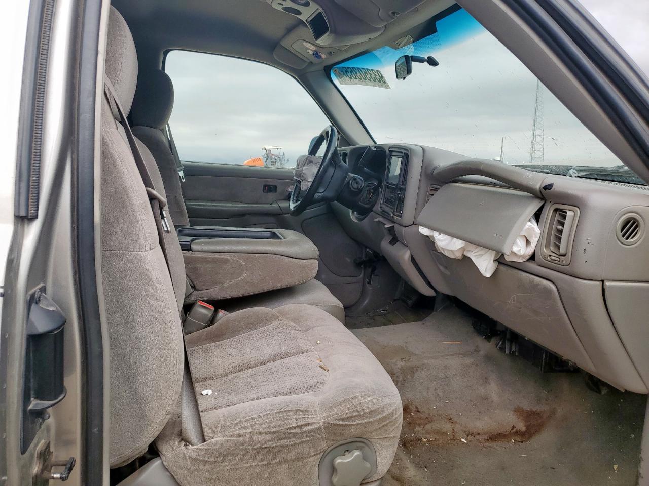 Chevrolet Silverado C1500 Image 8