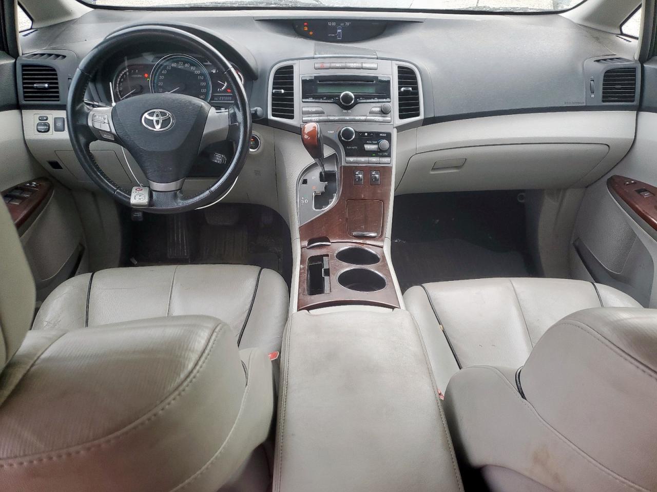 Toyota Venza Image 11