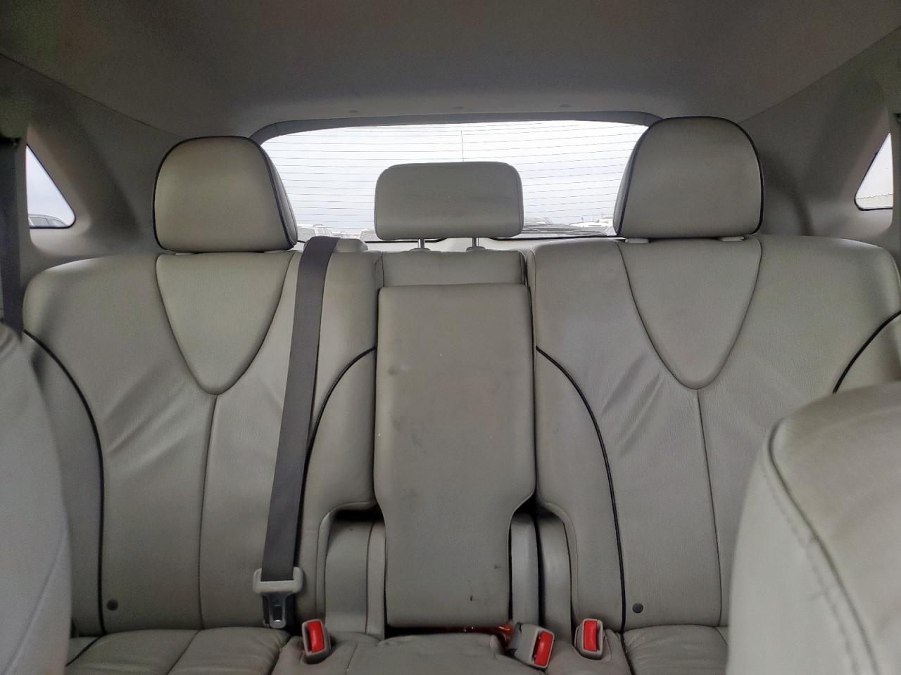 Toyota Venza Image 2