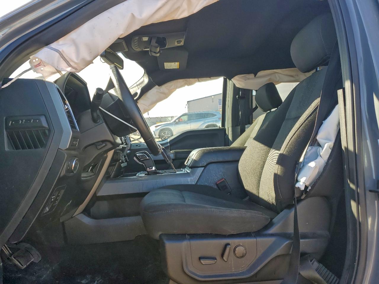 Ford F-150 Supercrew Image 11